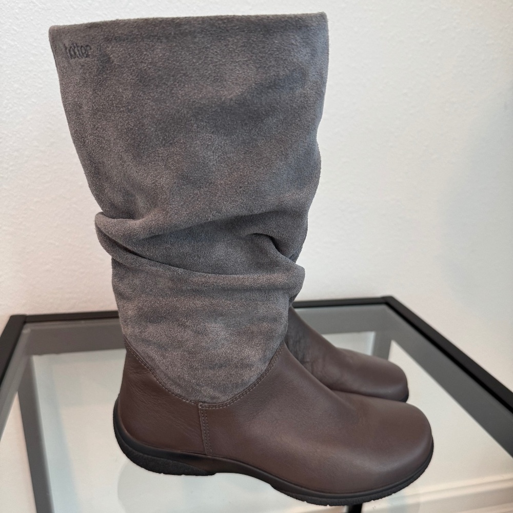 Hotter Boots Womens Gray Leather Mystery Pull On Slouch Flat Shoes Size 5 NWOB